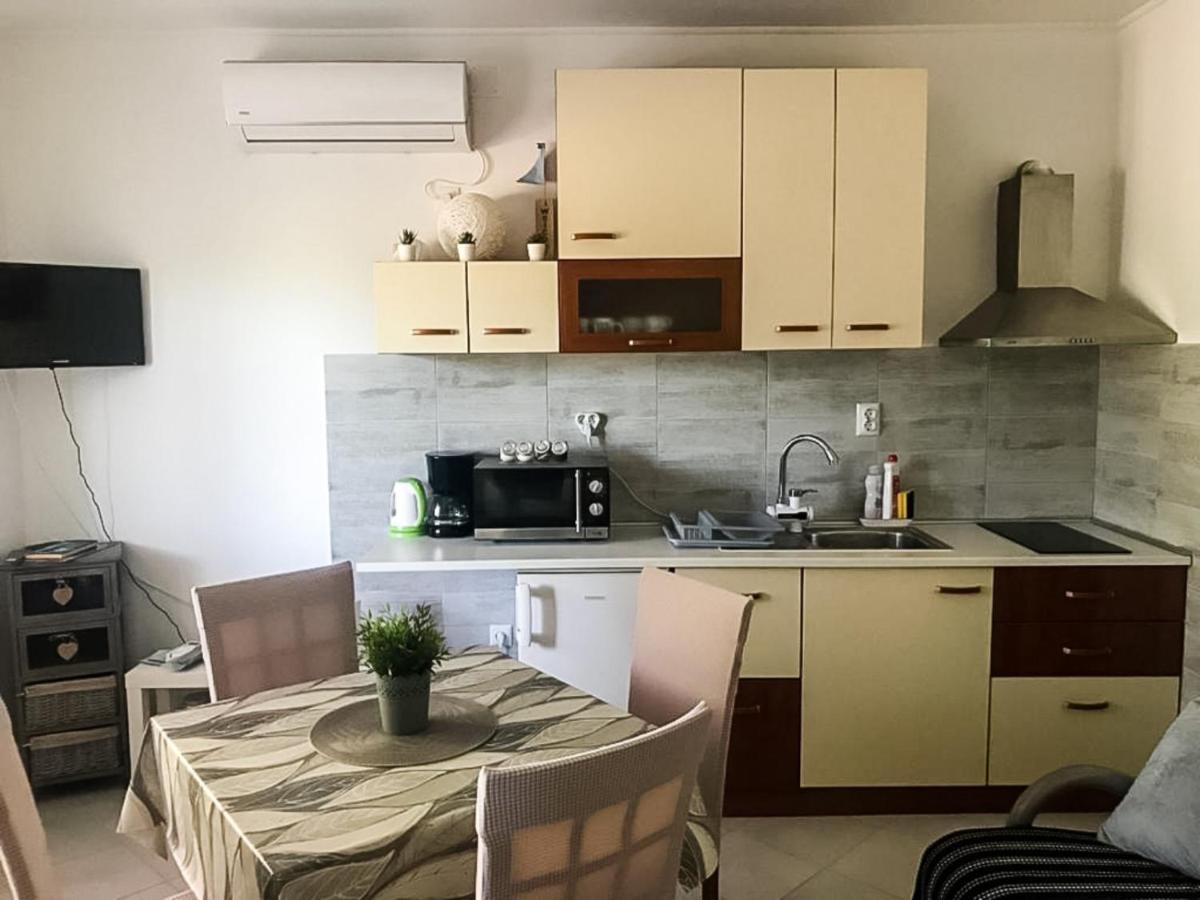 Apartments Sea Star Ivana Marina Εξωτερικό φωτογραφία