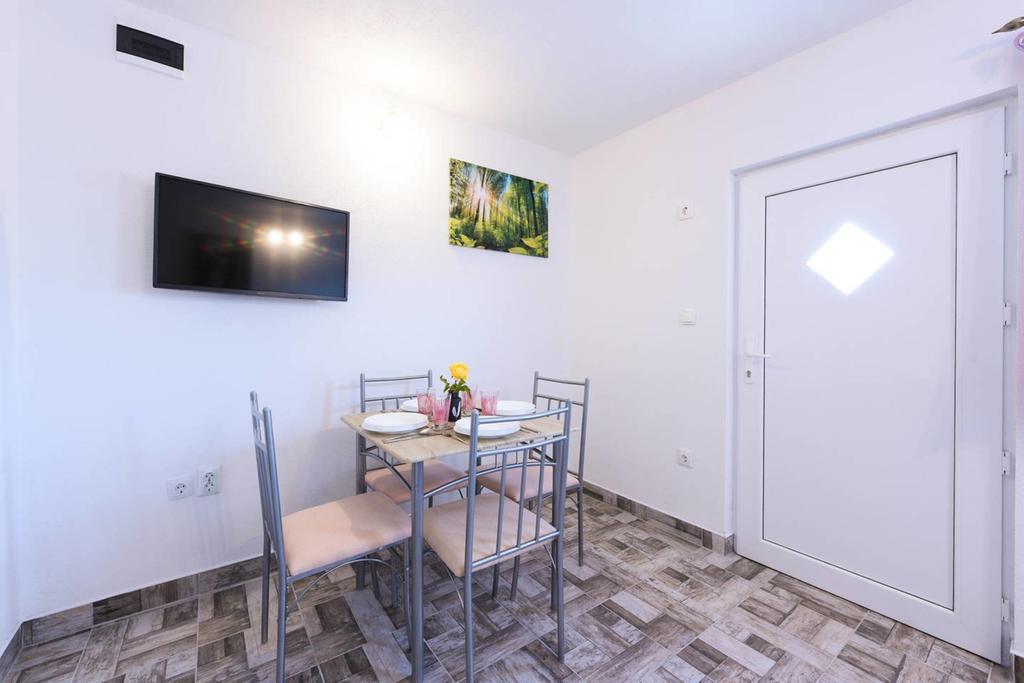 Apartments Sea Star Ivana Marina Εξωτερικό φωτογραφία